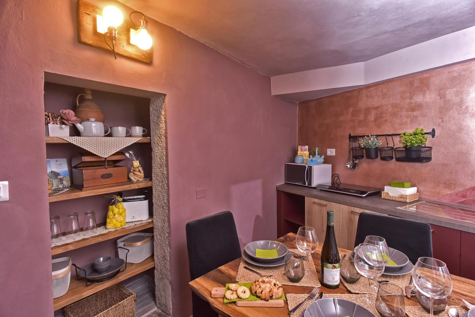 Casa Vacanze Tra I Monti E San Martino Biassa Exteriör bild