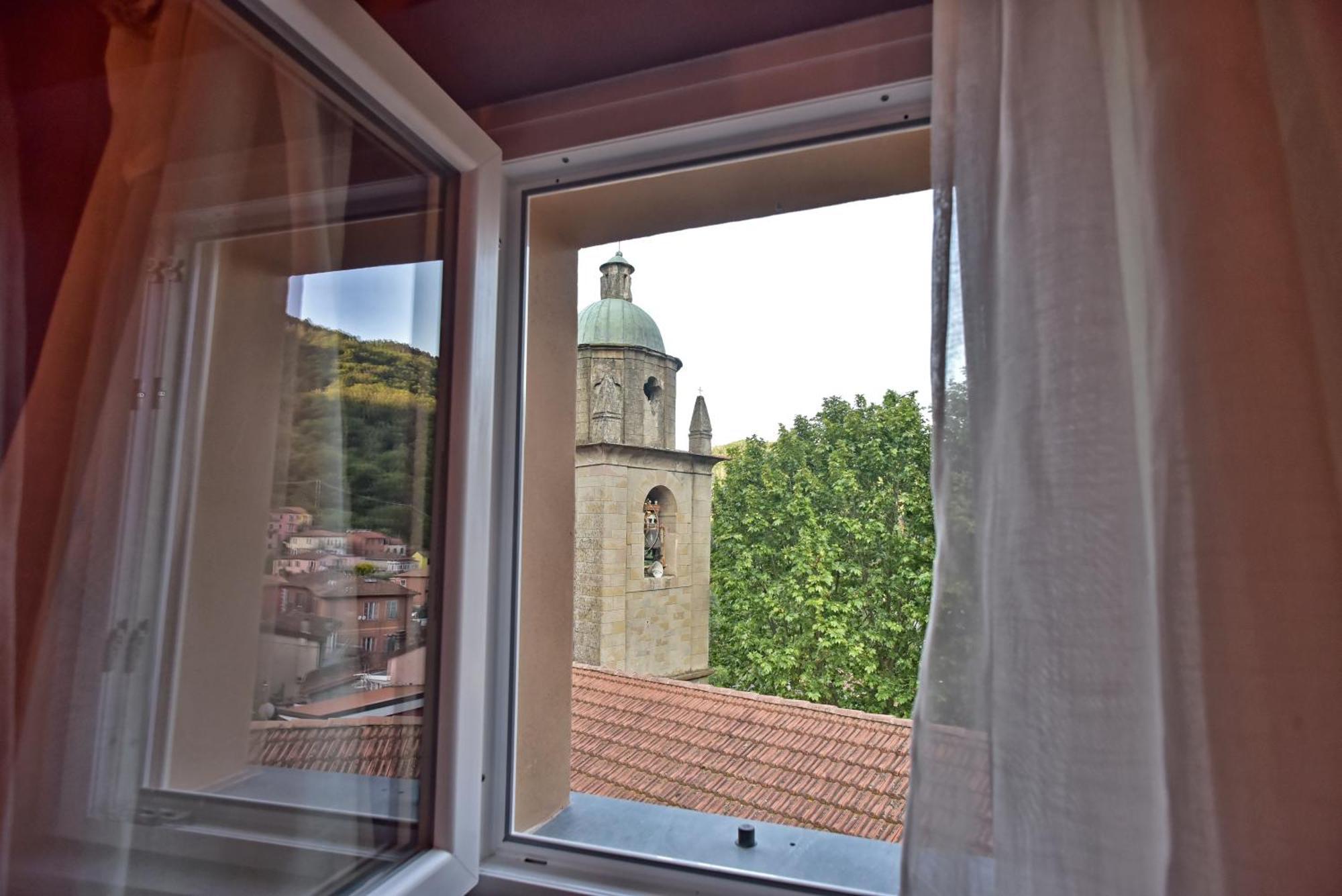 Casa Vacanze Tra I Monti E San Martino Biassa Exteriör bild
