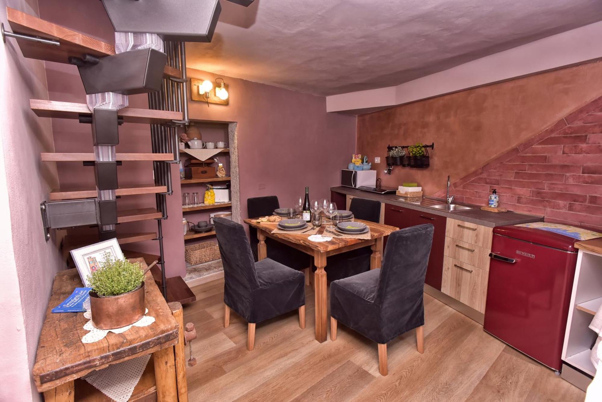 Casa Vacanze Tra I Monti E San Martino Biassa Exteriör bild