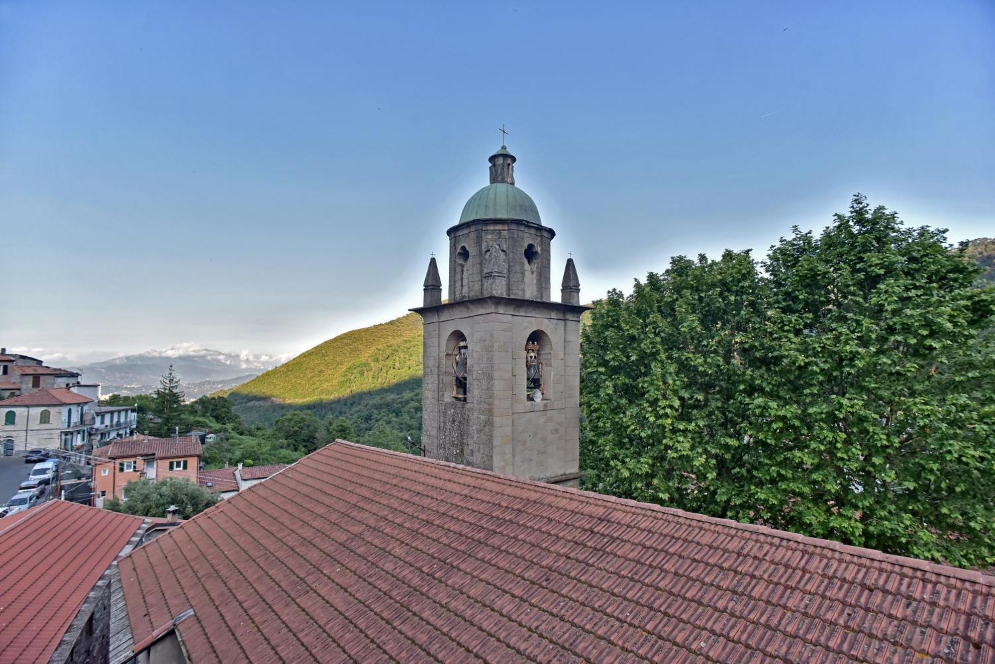 Casa Vacanze Tra I Monti E San Martino Biassa Exteriör bild