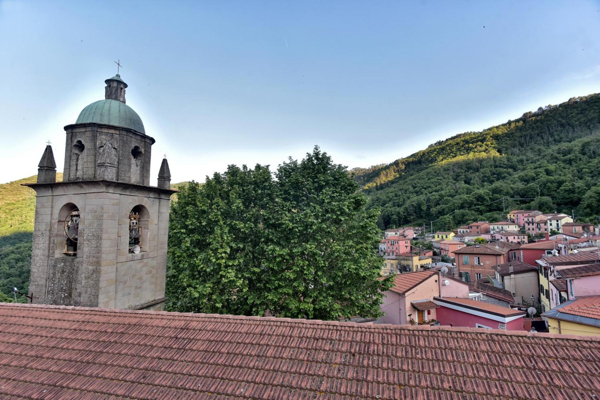 Casa Vacanze Tra I Monti E San Martino Biassa Exteriör bild